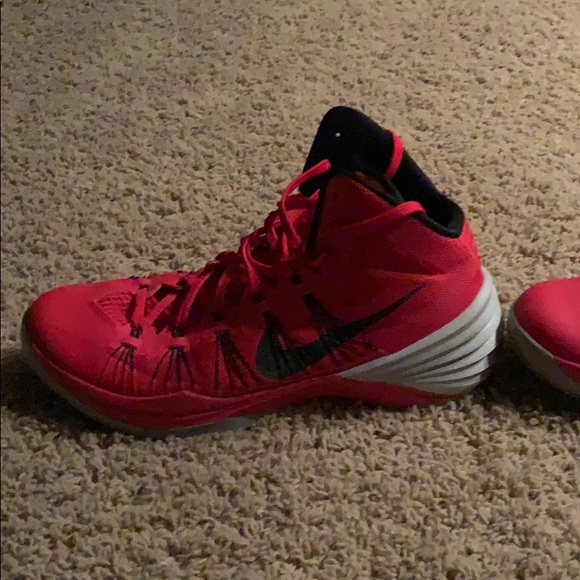 Red Hyper Dunks - Picture 5 of 5